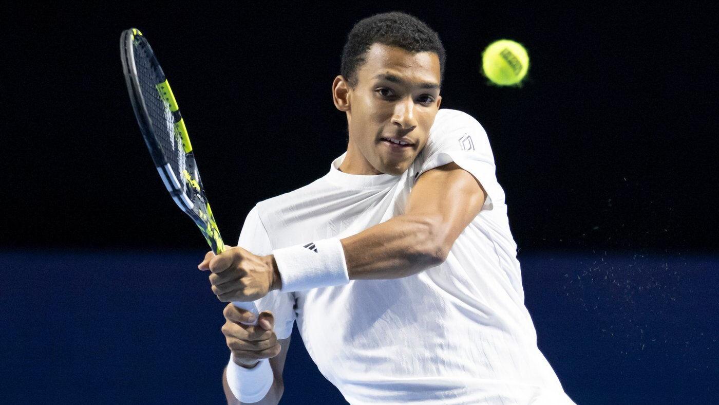 Auger-Aliassime extends tiebreak hot streak, outlasts Muller at Paris Masters